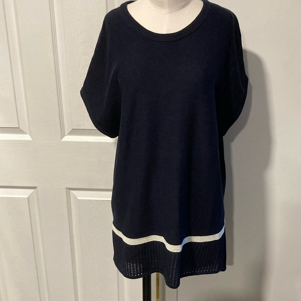 St. John navy white knit tunic top M